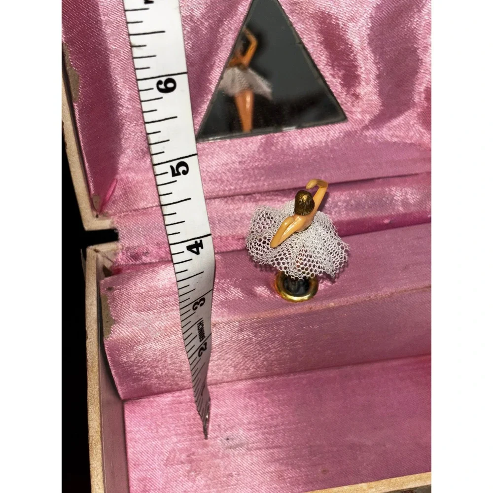 Vintage Ballerina Musical Jewelry Box Girl Pink‎ Satin